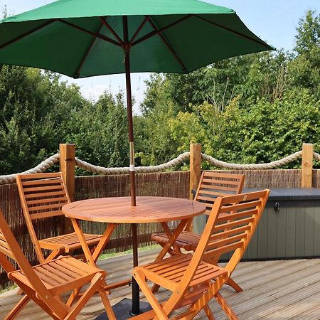 Ammonite Glamping Pod & Hot Tub Lejlighed Hungerton Eksteriør billede